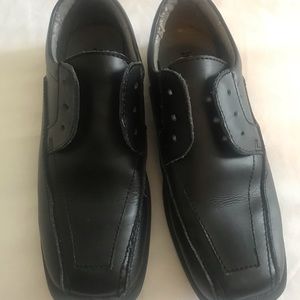 Nice black shoes, size 3, without laces